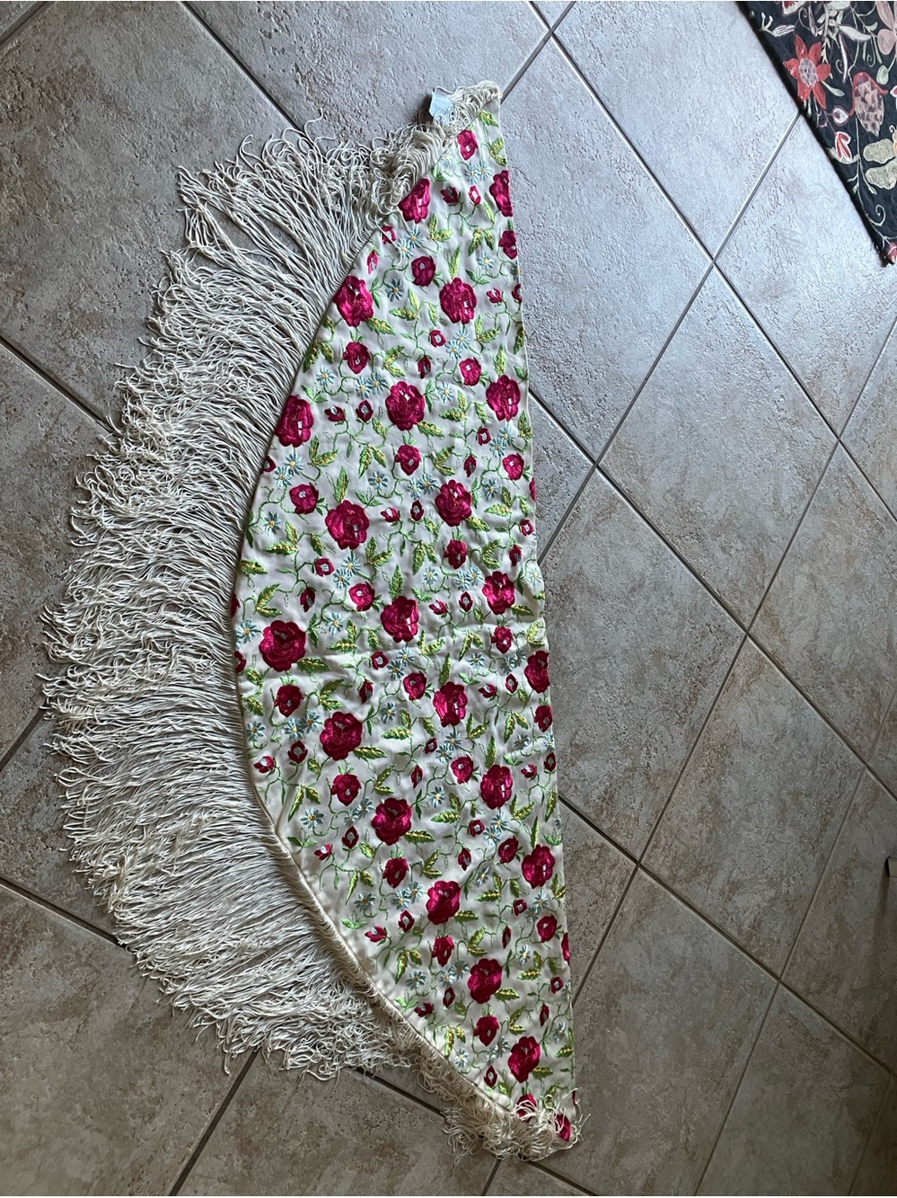 Vintage Saks Fifth Avenue Cream Shawl with Pink Rose Embroidery and Fringe - Picture 6 of 7